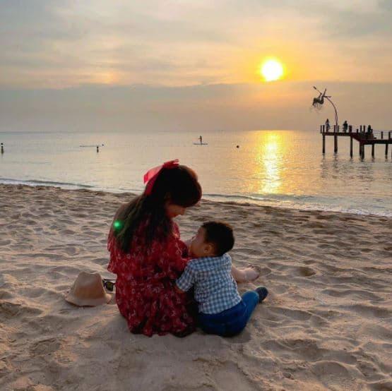 Chỉ một chi tiết nhỏ, Hòa Minzy chính thức gia nhập vào 'nàng dâu chốn hào môn' 4 Chỉ một chi tiết nhỏ, Hòa Minzy chính thức gia nhập vào 'nàng dâu chốn hào môn' 4
