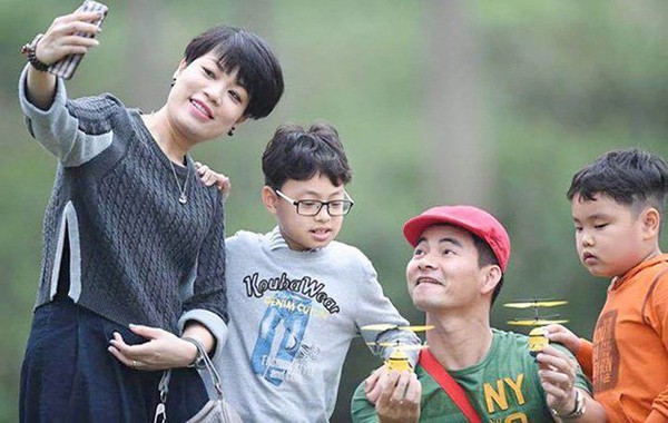 Điểm mặt các nhóc tỳ sao Việt với khối tài sản 'kếch xù' nhưng theo học trường không hề 'đại gia' như nhiều người tưởng 1 Điểm mặt các nhóc tỳ sao Việt với khối tài sản 'kếch xù' nhưng theo học trường không hề 'đại gia' như nhiều người tưởng 1