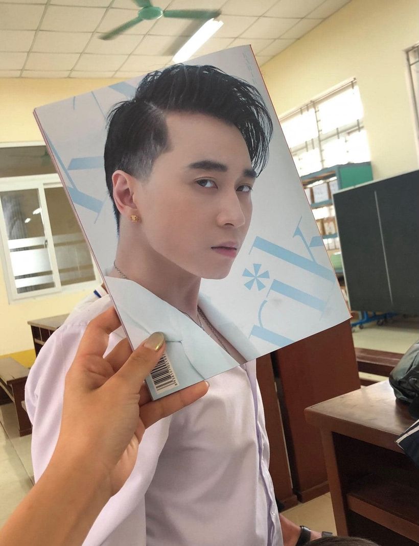 Ná thở với trào lưu khoe ảnh 'lớp tôi toàn idol' của học sinh khiến CĐM 'dậy sóng' 1 Ná thở với trào lưu khoe ảnh 'lớp tôi toàn idol' của học sinh khiến CĐM 'dậy sóng' 1
