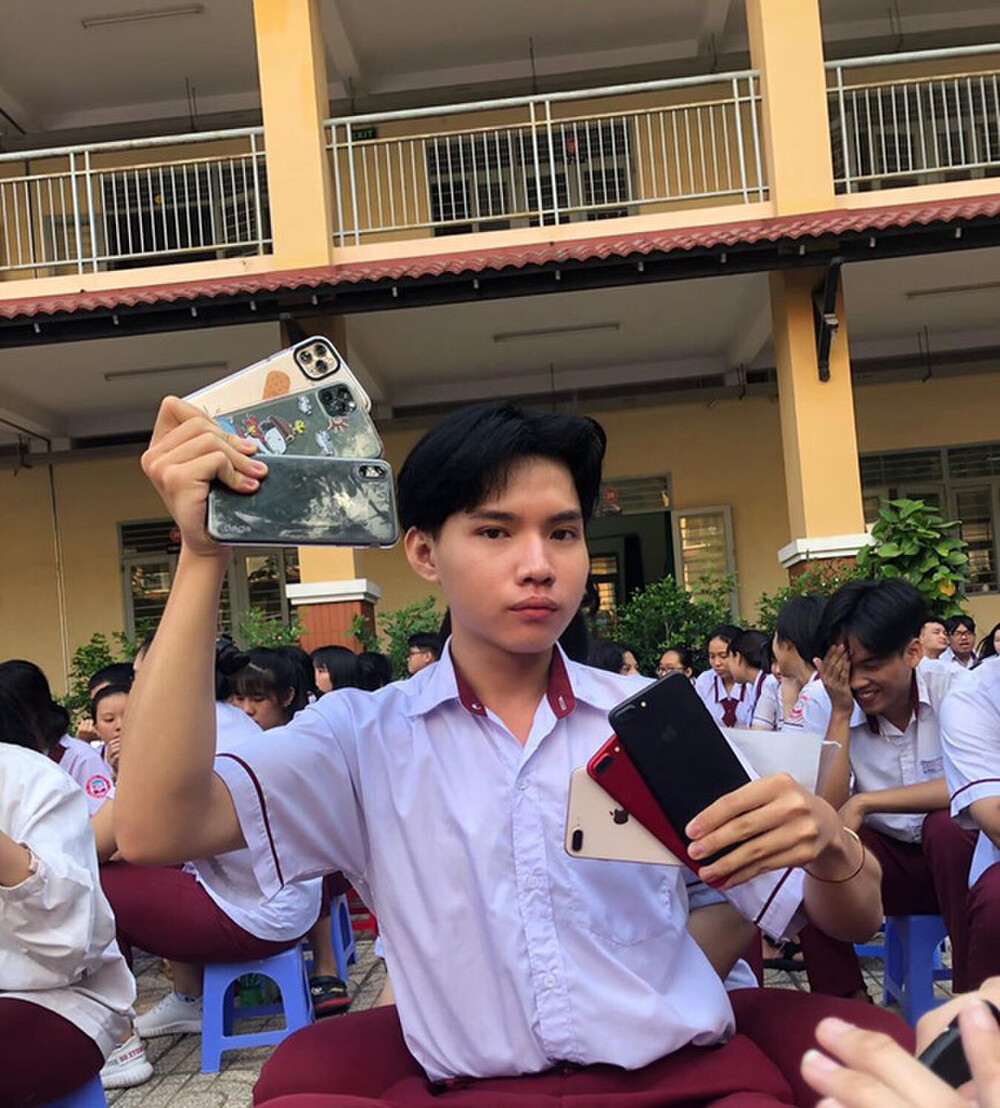 Ná thở với trào lưu khoe ảnh 'lớp tôi toàn idol' của học sinh khiến CĐM 'dậy sóng' 7 Ná thở với trào lưu khoe ảnh 'lớp tôi toàn idol' của học sinh khiến CĐM 'dậy sóng' 7
