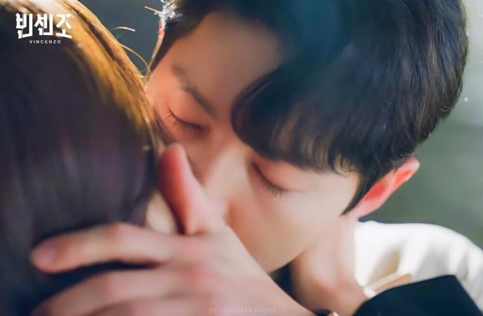 Song Joong Ki tình tứ gái lạ, Song Hye Kyo bị 'réo gọi' không thương tiếc 3 Song Joong Ki tình tứ gái lạ, Song Hye Kyo bị 'réo gọi' không thương tiếc 3