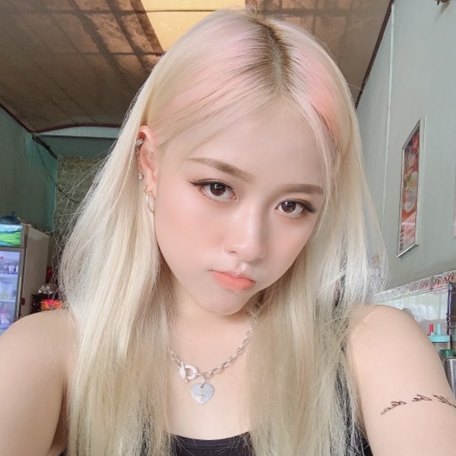 Trà Đặng luôn chỉn chu mỗi khi xuất hiện trước ống kính. Ảnh: Facebook Trà Đặng luôn chỉn chu mỗi khi xuất hiện trước ống kính. Ảnh: Facebook