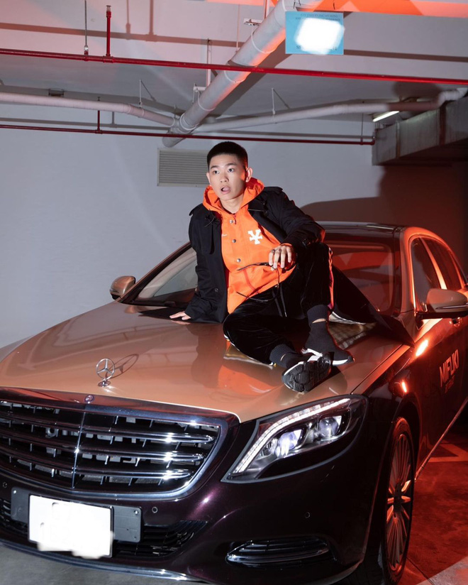 Gia Kỳ gây chú ý khi đi xe Maybach 11 tỷ. Ảnh: Facebook Gia Kỳ gây chú ý khi đi xe Maybach 11 tỷ. Ảnh: Facebook