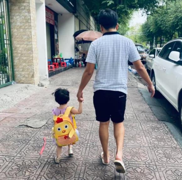 Nhã Phương chính thức bị Trường Giang cho 'ra rìa' bởi sự xuất hiện của cô gái đặc biệt này! 2 Nhã Phương chính thức bị Trường Giang cho 'ra rìa' bởi sự xuất hiện của cô gái đặc biệt này! 2