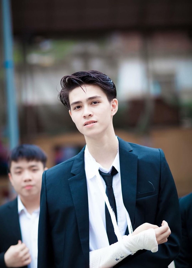 Dàn hotboy 'cực phẩm' như bước ra từ tiểu thuyết khiến các nàng say như điếu đổ 2 Dàn hotboy 'cực phẩm' như bước ra từ tiểu thuyết khiến các nàng say như điếu đổ 2
