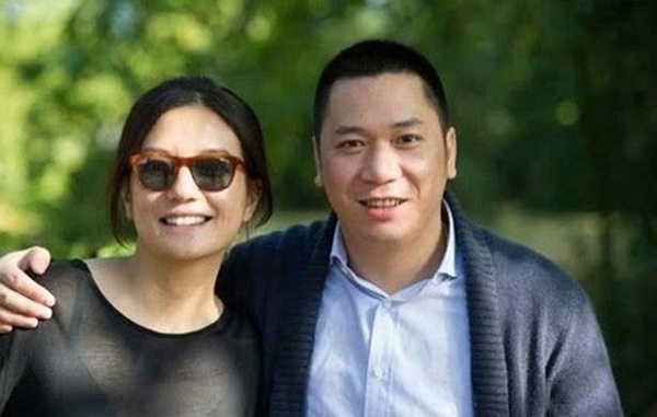 Diện đồ xuyên thấu, Triệu Vy đang dần thành 'gái hư' sau ồn ào cặp kè tình trẻ tin đồn 10 Diện đồ xuyên thấu, Triệu Vy đang dần thành 'gái hư' sau ồn ào cặp kè tình trẻ tin đồn 10