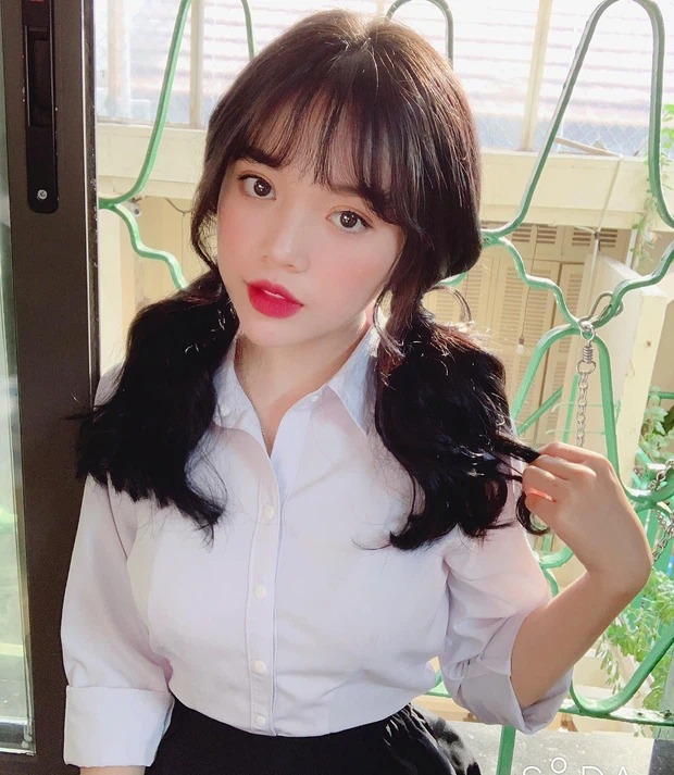 Loạt mỹ nhân của làng streamer Việt 'hoá gái ngoan' chỉ nhờ chiếc áo trắng mong manh 3 Loạt mỹ nhân của làng streamer Việt 'hoá gái ngoan' chỉ nhờ chiếc áo trắng mong manh 3