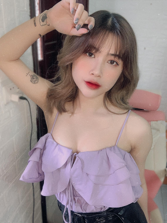 Hot streamer Quỳnh Ami tận dụng tối đa lợi thế góc nghiêng để khoe nhan sắc cực phẩm 7 Hot streamer Quỳnh Ami tận dụng tối đa lợi thế góc nghiêng để khoe nhan sắc cực phẩm 7