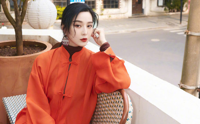 Người thân cận tiết lộ về 'âm mưu' tái xuất trở lại của Phạm Băng Băng và cuộc sống hậu ồn ào trốn thuế 4 Người thân cận tiết lộ về 'âm mưu' tái xuất trở lại của Phạm Băng Băng và cuộc sống hậu ồn ào trốn thuế 4