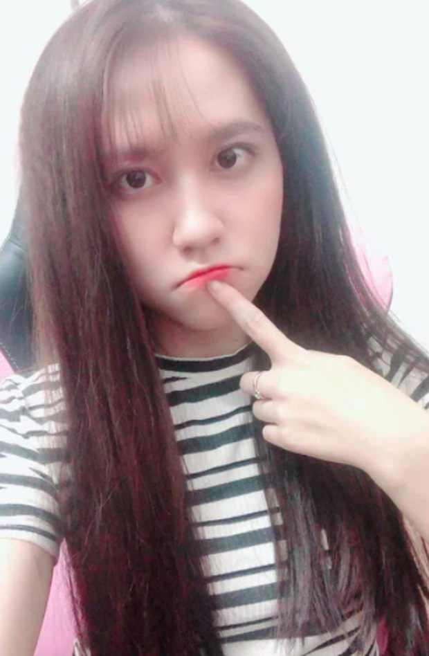 Chẳng cần 'họa mặt', loạt nữ streamer đình đám này vẫn gây mê với vẻ hút hồn khi lên sóng 3 Chẳng cần 'họa mặt', loạt nữ streamer đình đám này vẫn gây mê với vẻ hút hồn khi lên sóng 3