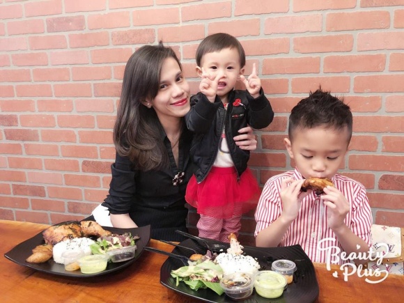 Cô gái từng 'vạch trần bộ mặt thật' của Ngô Kiến Huy ngày ấy bây giờ ra sao? 6 Cô gái từng 'vạch trần bộ mặt thật' của Ngô Kiến Huy ngày ấy bây giờ ra sao? 6
