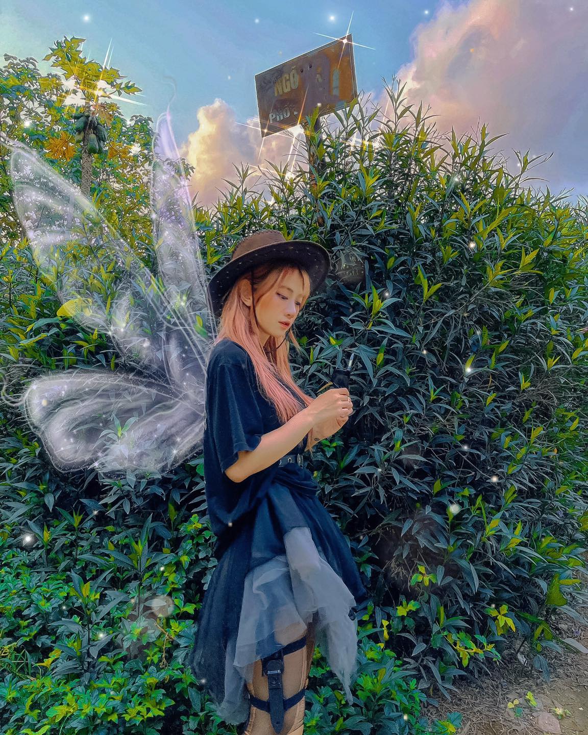 Hotgirl Tiktok Lê Bống tung ảnh trong bồn tắm, nhưng bộ trang phục thiếu vải mới là tâm điểm 3 Hotgirl Tiktok Lê Bống tung ảnh trong bồn tắm, nhưng bộ trang phục thiếu vải mới là tâm điểm 3