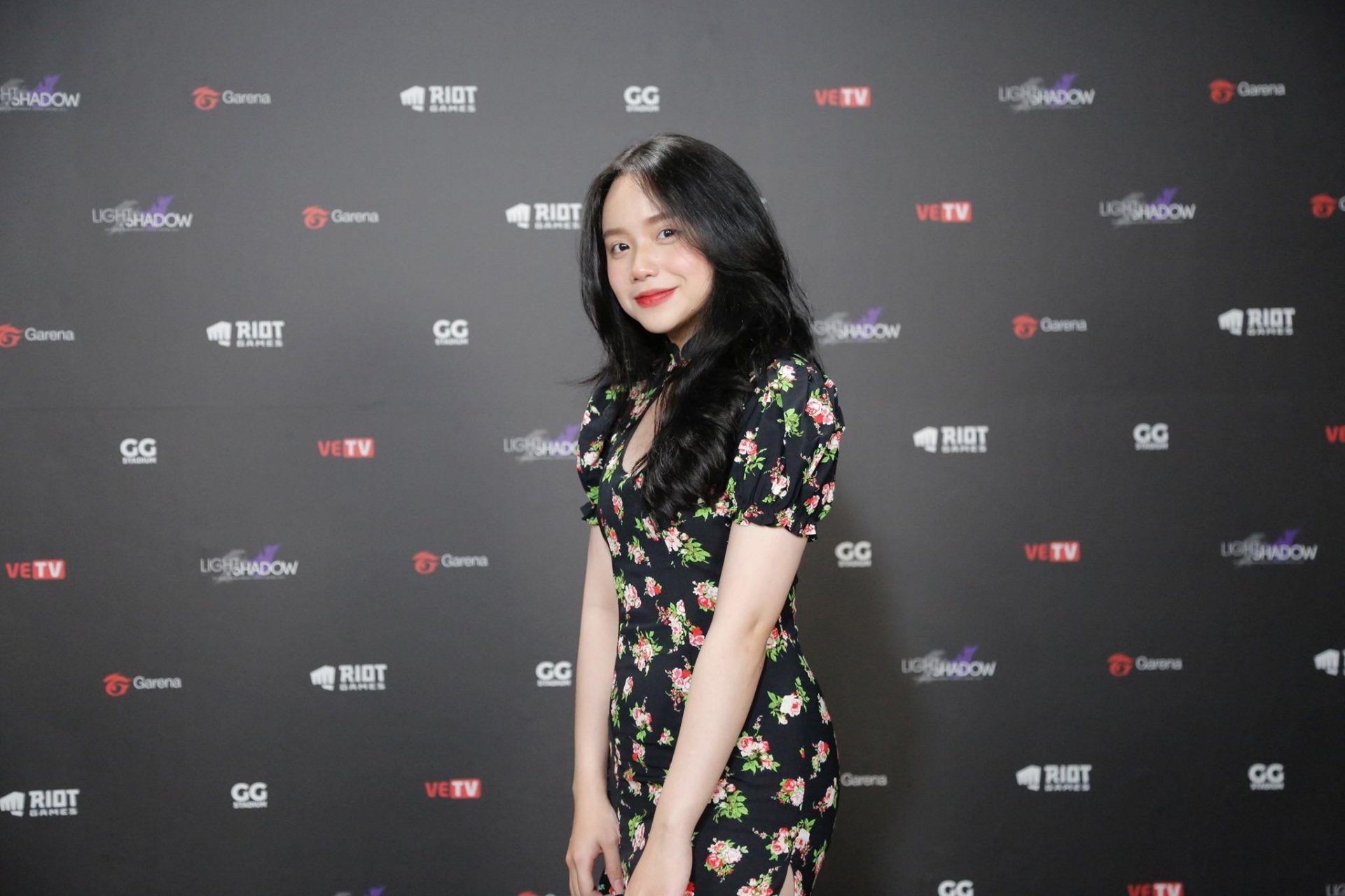 Theo đuổi phong cách thiếu vải, nhiều MC Esports muối mặt vì những lời chào mời 'chốt giá' 4 Theo đuổi phong cách thiếu vải, nhiều MC Esports muối mặt vì những lời chào mời 'chốt giá' 4