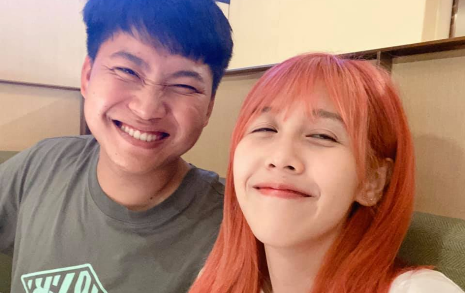 Mũi trưởng Long dưới ống kính team qua đường, chi tiết giày đôi với Hậu Hoàng mới gây chú ý 9 Mũi trưởng Long dưới ống kính team qua đường, chi tiết giày đôi với Hậu Hoàng mới gây chú ý 9