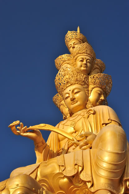 Chiêm ngưỡng tượng Phật nặng 600 tấn, dát 20kg vàng trên đỉnh núi Nga Mi 5