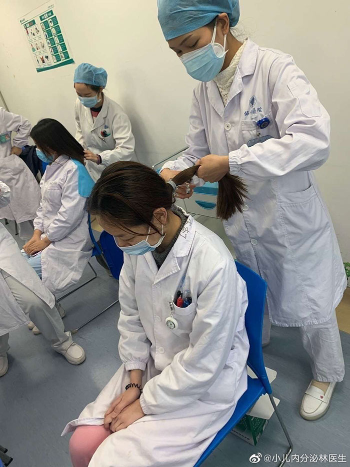 Kiệt quệ trên tuyến đầu chống dịch Corona, 2 y tá từ Vũ Hán cầu cứu đồng nghiệp 4