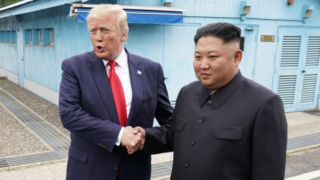 Tổng thống Mỹ Donald Trump nghi ngờ tin tình báo về sức khỏe ông Kim Jong-un  1