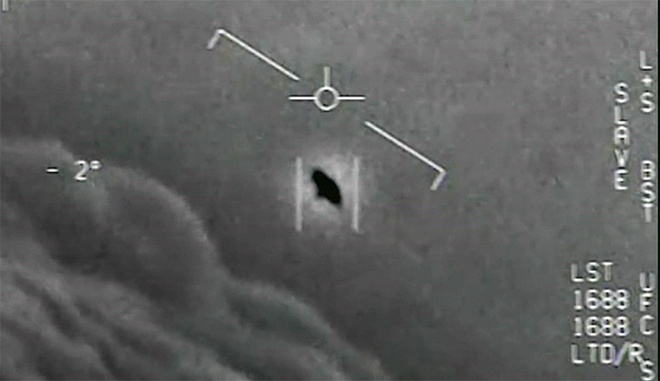 Công bố 3 video về UFO, Lầu Năm Góc vén bức màn về những đồn đoán 1