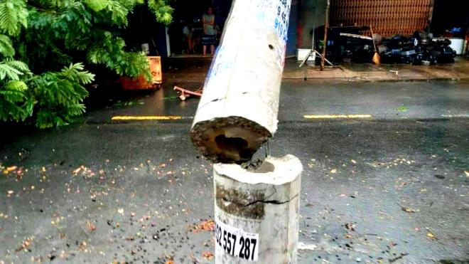  200 cột điện gãy, đổ dù 'đạt tiêu chuẩn': EVN Thừa Thiên Huế nói gì? 4