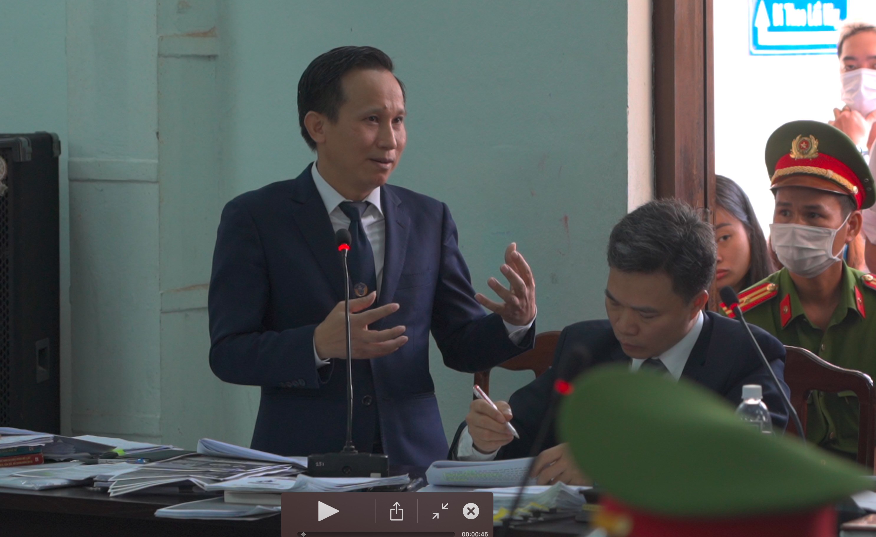 Vụ bác sỹ bị tố hiếp dâm nữ điều dưỡng: Luật sư đề nghị trả hồ sơ, điều tra lại 5