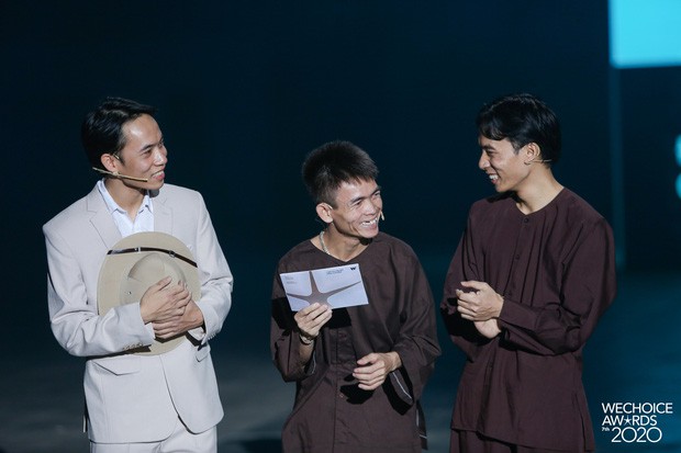 1977 Vlog nhắc đến 'trà xanh' trong đêm Gala WeChoice Awards 2020 2 1977 Vlog nhắc đến 'trà xanh' trong đêm Gala WeChoice Awards 2020 2