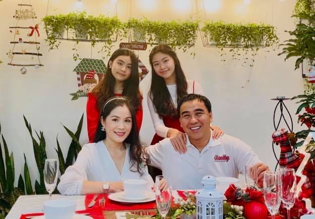 Động thái của Quyền Linh khi bị fan hỏi chuyện sinh con thứ 3 2 Động thái của Quyền Linh khi bị fan hỏi chuyện sinh con thứ 3 2