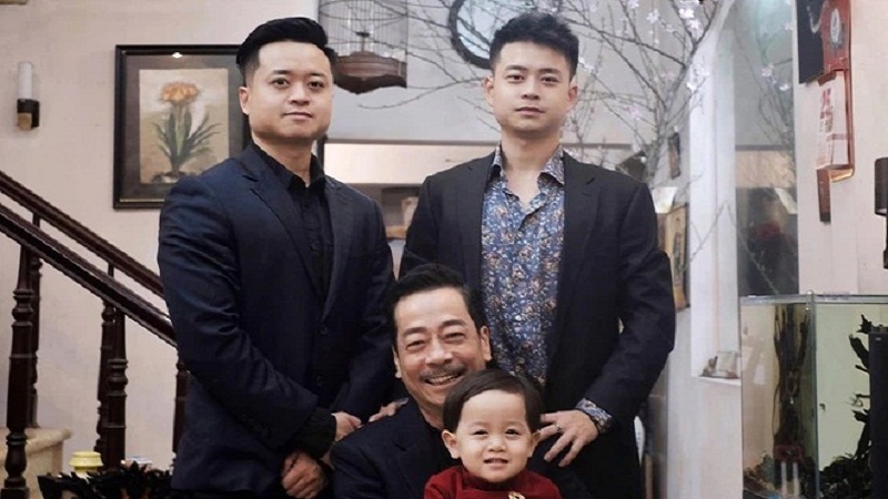 Con trai NSND Hoàng Dũng nghẹn ngào chia sẻ kỷ niệm đáng nhớ về người bố tài hoa 4 Con trai NSND Hoàng Dũng nghẹn ngào chia sẻ kỷ niệm đáng nhớ về người bố tài hoa 4