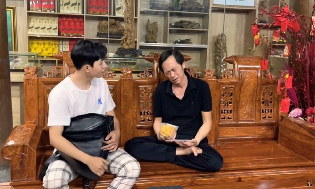 Bị chỉ trích vì ăn mặc xuề xoà, NSƯT Hoài Linh có màn đáp trả khiến antifan cứng họng 3 Bị chỉ trích vì ăn mặc xuề xoà, NSƯT Hoài Linh có màn đáp trả khiến antifan cứng họng 3