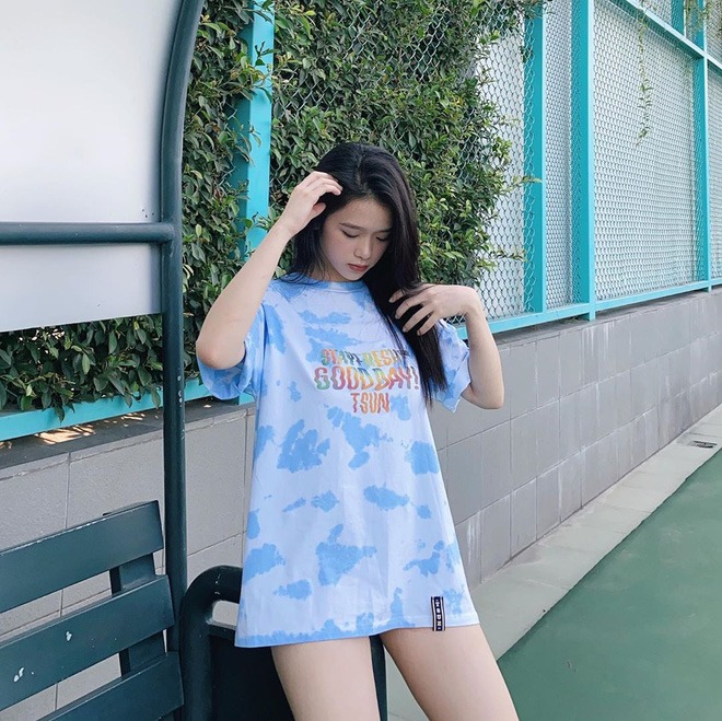 Khoe giảm còn 39kg, Linh Ka khiến dân tình hú hồn đôi chân dài siêu thực 2 Khoe giảm còn 39kg, Linh Ka khiến dân tình hú hồn đôi chân dài siêu thực 2
