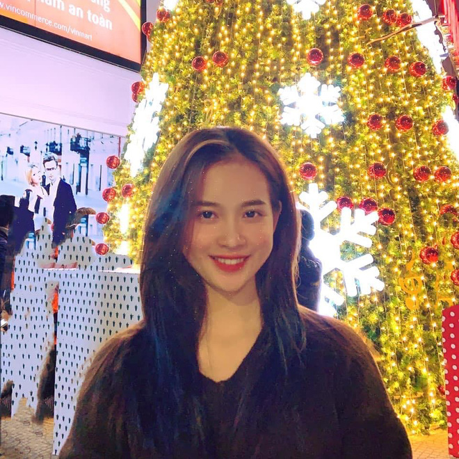 Nữ tân binh xinh như hot girl gây 'bão' mạng trong ngày lên đường nhập ngũ 3 Nữ tân binh xinh như hot girl gây 'bão' mạng trong ngày lên đường nhập ngũ 3