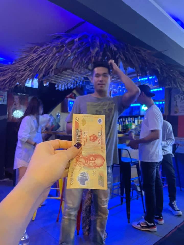 Trương Thế Vinh gánh cái kết 'ê chề' khi mượn tiền tình tin đồn Thuý Ngân 2 Trương Thế Vinh gánh cái kết 'ê chề' khi mượn tiền tình tin đồn Thuý Ngân 2