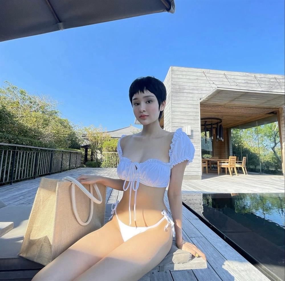 Mỹ nhân mặt học sinh body phụ huynh dính 'lời nguyền' cứ khoe body lần nào là lại gây sốt lần đó 3 Mỹ nhân mặt học sinh body phụ huynh dính 'lời nguyền' cứ khoe body lần nào là lại gây sốt lần đó 3