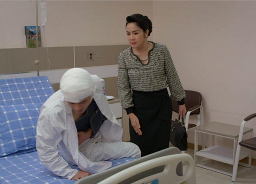 Hướng dương ngược nắng: 'Chàng trai vàng trong làng ăn tát' ôm hận khi liên tục bị bạn diễn cho ăn tát 5 Hướng dương ngược nắng: 'Chàng trai vàng trong làng ăn tát' ôm hận khi liên tục bị bạn diễn cho ăn tát 5