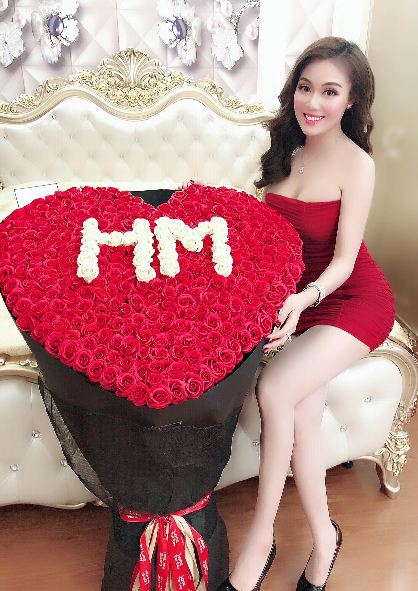 Chỉ thay đổi kiểu tóc sương sương, nữ giảng viên Âu Hà My suýt khiến nhiều người không nhân ra 1 Chỉ thay đổi kiểu tóc sương sương, nữ giảng viên Âu Hà My suýt khiến nhiều người không nhân ra 1