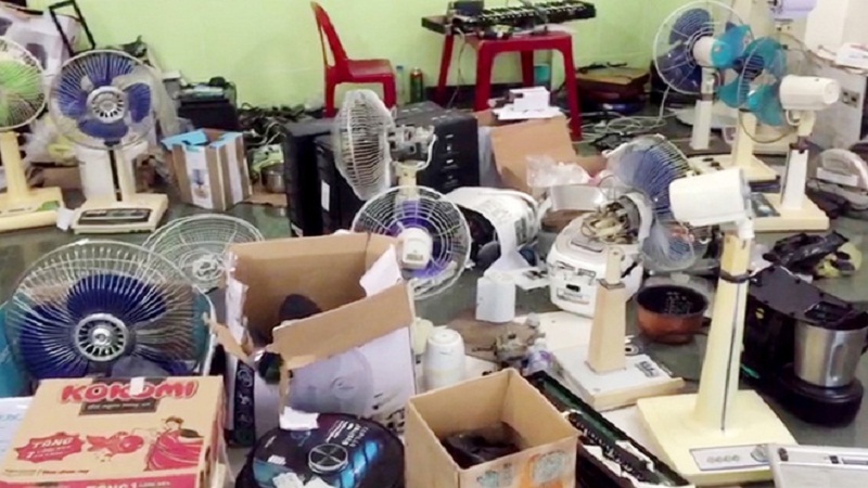 Thông tin mới vụ hàng hóa nghi nhập lậu trong nhà thượng tá biên phòng ở An Giang 1 Thông tin mới vụ hàng hóa nghi nhập lậu trong nhà thượng tá biên phòng ở An Giang 1