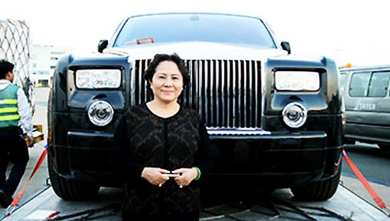 Điều ít biết về chiếc Rolls-Royce thất trùng thất mà 'bông hồng vàng' trong làng BĐS vừa vướng vòng lao lý từng sở hữu 2 Điều ít biết về chiếc Rolls-Royce thất trùng thất mà 'bông hồng vàng' trong làng BĐS vừa vướng vòng lao lý từng sở hữu 2