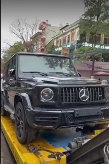 Sau những màn giao dịch lan đột biến trăm tỷ, chủ vườn đổ xô khoe siêu xe mới tậu 2 Sau những màn giao dịch lan đột biến trăm tỷ, chủ vườn đổ xô khoe siêu xe mới tậu 2