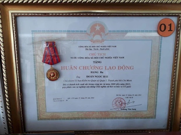 Theo ông Hải cho biết, 2 món quà đặc biệt trên sẽ được trao cho 2 nhà hảo tâm ngay tại sân vận động Dugon. Ảnh: FB Theo ông Hải cho biết, 2 món quà đặc biệt trên sẽ được trao cho 2 nhà hảo tâm ngay tại sân vận động Dugon. Ảnh: FB