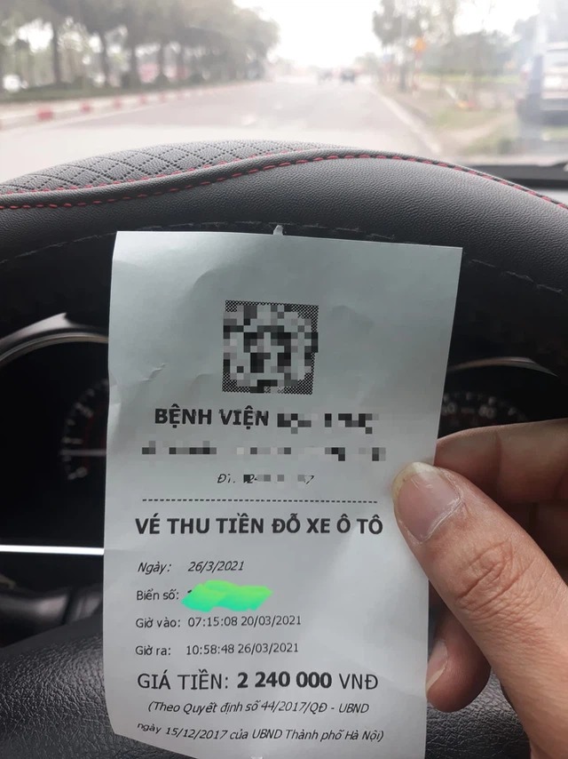 Hóa đơn gửi ô tô trong BV ở Hà Nội đắt hơn đi thuê dịch vụ, chủ xe vẫn thấy vui vì còn chỗ 1