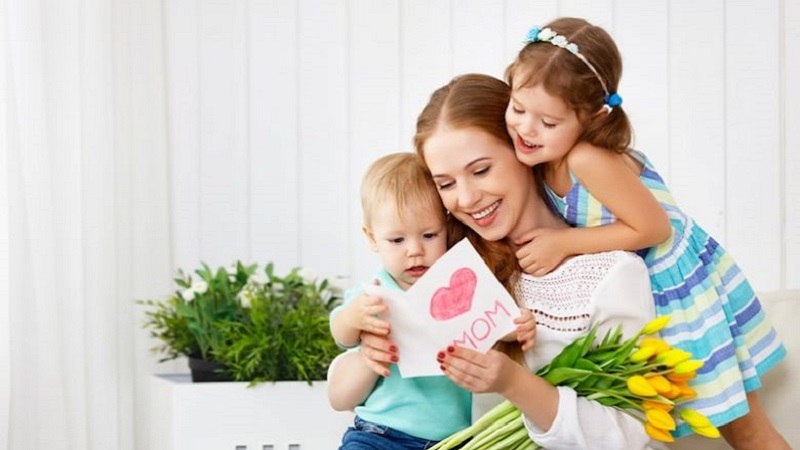 Cha mẹ Do Thái tin rằng để trẻ học về sự tự tin, thất bại và chiến thắng, họ phải cho phép con mạo hiểm bước ra khỏi vùng an toàn, khám phá thế giới và tự xoay sở với vấn đề riêng. Cha mẹ Do Thái tin rằng để trẻ học về sự tự tin, thất bại và chiến thắng, họ phải cho phép con mạo hiểm bước ra khỏi vùng an toàn, khám phá thế giới và tự xoay sở với vấn đề riêng.