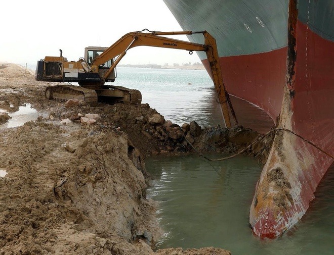 Vụ siêu tàu hạng nặng chắn kênh đào Suez khiến thế giới mất 9200 tỷ mỗi giờ: Lý do mãi chưa thể giải cứu 4 Vụ siêu tàu hạng nặng chắn kênh đào Suez khiến thế giới mất 9200 tỷ mỗi giờ: Lý do mãi chưa thể giải cứu 4