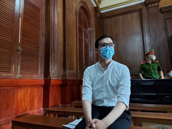 Tiếp viên hàng không làm lây Covid-19, gây thiệt hại hơn 4,4 tỷ đồng bị phạt 2 năm tù treo 2 Tiếp viên hàng không làm lây Covid-19, gây thiệt hại hơn 4,4 tỷ đồng bị phạt 2 năm tù treo 2