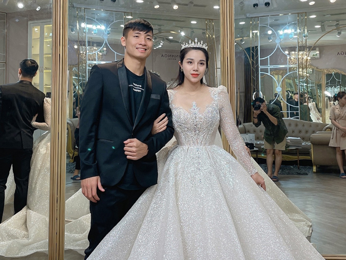 Trung vệ Bùi Tiến Dũng khoe số tài khoản ngân hàng siêu VIP khiến ai cũng ngưỡng mộ 4 Trung vệ Bùi Tiến Dũng khoe số tài khoản ngân hàng siêu VIP khiến ai cũng ngưỡng mộ 4
