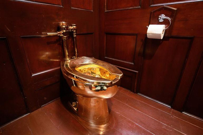 Tỷ phú vung tiền dùng toilet bằng vàng, thùng rác hàng hiệu còn chi tới 4 tỷ/năm để làm tóc 2