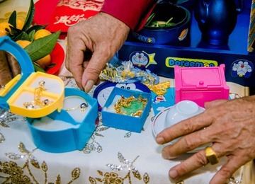 Fan cứng Doraemon trang trí lễ đính hôn theo phong cách không đụng hàng 3 Fan cứng Doraemon trang trí lễ đính hôn theo phong cách không đụng hàng 3