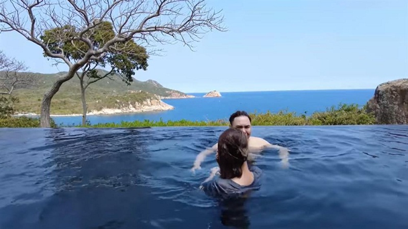 Chuyến nghỉ dưỡng 2 ngày hết 180 triệu của 'streamer giàu nhất Việt Nam' và vợ xinh đẹp 2 Chuyến nghỉ dưỡng 2 ngày hết 180 triệu của 'streamer giàu nhất Việt Nam' và vợ xinh đẹp 2
