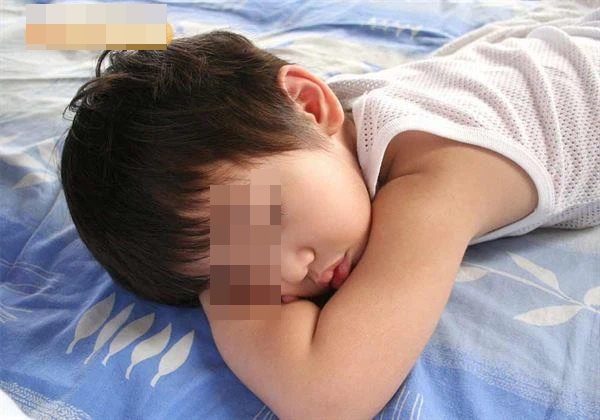 Những dấu hiệu dậy thì sớm ở bé trai mà bố mẹ Việt dễ bỏ qua 1 Những dấu hiệu dậy thì sớm ở bé trai mà bố mẹ Việt dễ bỏ qua 1