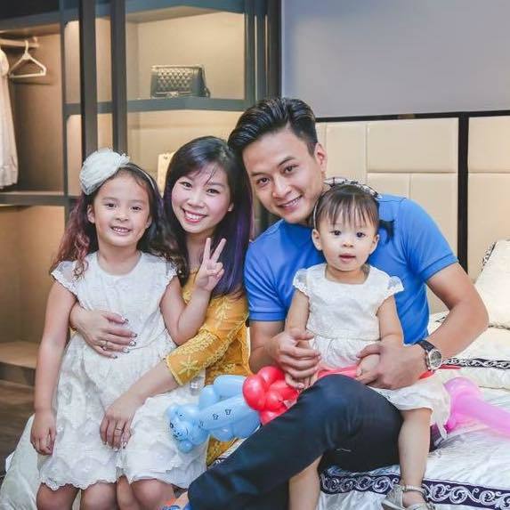 Con gái út Hồng Đăng được mẹ phát hiện khả năng hiếm có, chỉ 1% dân số thế giới làm được 3 Con gái út Hồng Đăng được mẹ phát hiện khả năng hiếm có, chỉ 1% dân số thế giới làm được 3