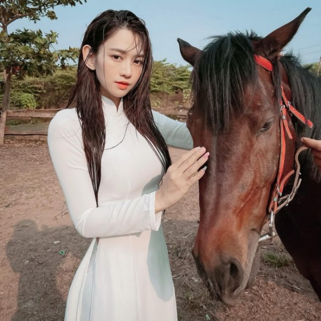 Không ngờ Tiktok Lê Bống lại có thể 'ăn đứt' cả Ngọc Trinh, Chi Pu về khoản này 9 Không ngờ Tiktok Lê Bống lại có thể 'ăn đứt' cả Ngọc Trinh, Chi Pu về khoản này 9
