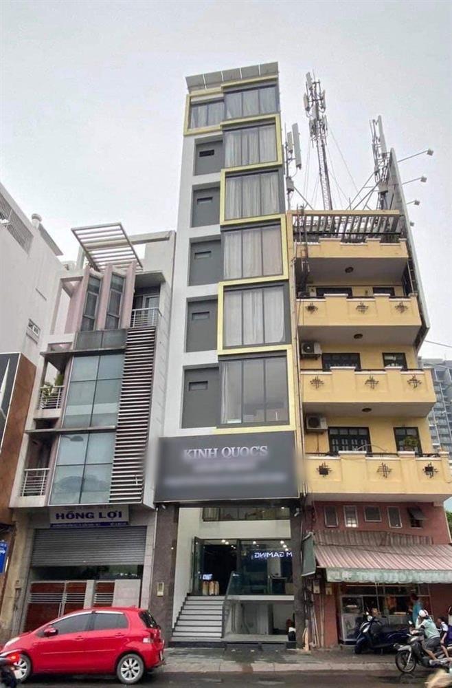 Nữ đại gia từng tặng Kinh Quốc xe hơi 6 tỷ đồng vừa 'ngã ngựa' giàu có cỡ nào? 9 Nữ đại gia từng tặng Kinh Quốc xe hơi 6 tỷ đồng vừa 'ngã ngựa' giàu có cỡ nào? 9